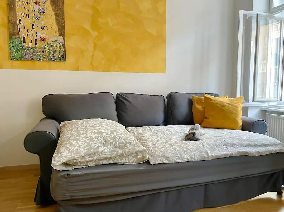 100 M2 Apartment With Free Parking - 15 Min To Center Vienna 0*,  Austria